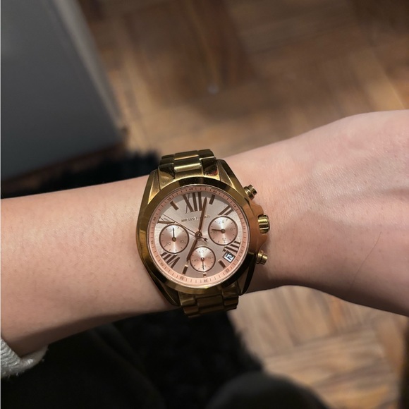 Michael Kors Rose Gold tone runway watch - Picture 4 of 5